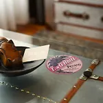 The Getaway / 80qm In Berlin's Historic Diplomatic Quarter