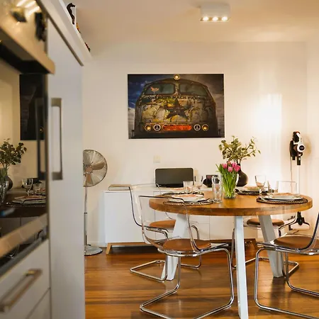 The Getaway / 80qm In Berlin's Historic Diplomatic Quarter 베를린