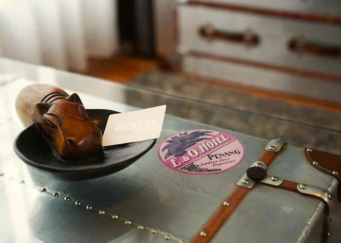 The Getaway / 80qm In Berlin's Historic Diplomatic Quarter