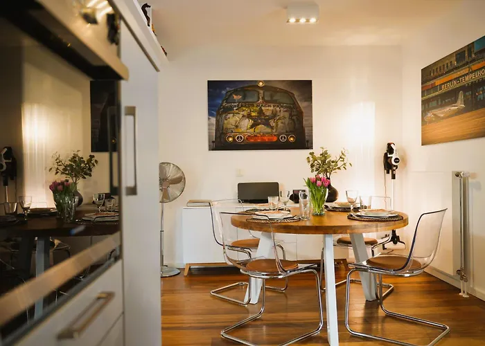 The Getaway / 80qm In Berlin's Historic Diplomatic Quarter Berlín