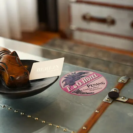 The Getaway / 80qm In Berlin's Historic Diplomatic Quarter