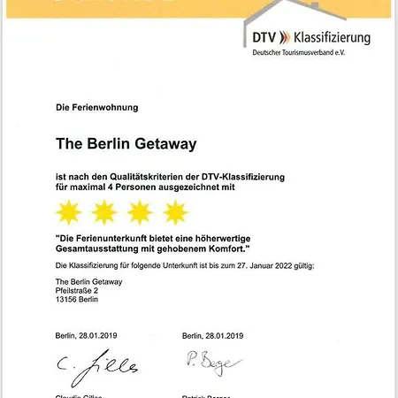 The Getaway / 80qm In Berlin's Historic Diplomatic Quarter
