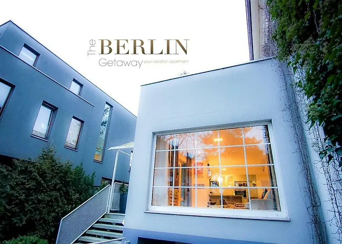 The Getaway / 80qm In Berlin's Historic Diplomatic Quarter Apartman *